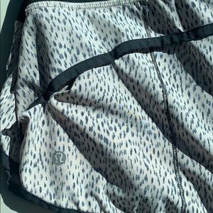 Lululemon speed up shorts 2.5”